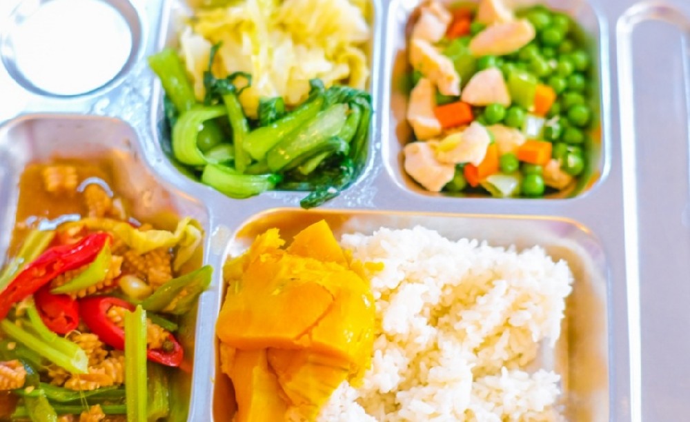 精武武校学生餐食