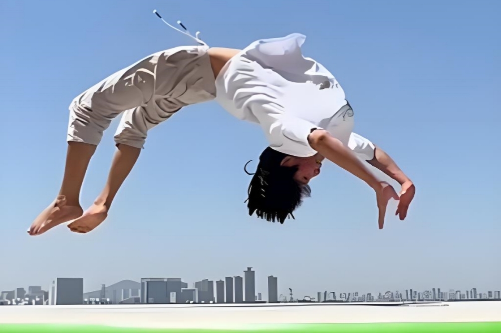 空翻特技