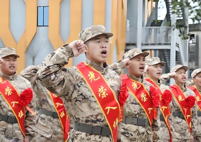 参加军队报效国家